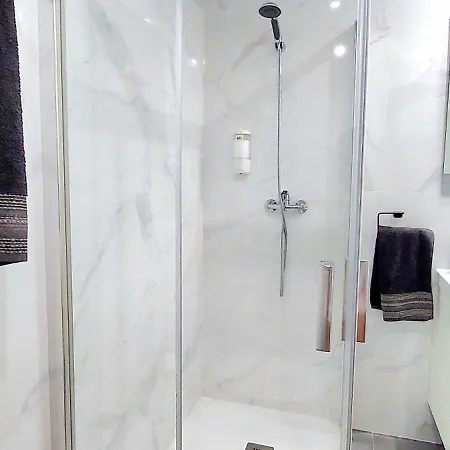 Estudio La Colina, - Kainga Homes * טורמולינוס